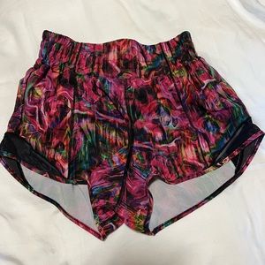 Lululemon hotty hot high rise 2.5”